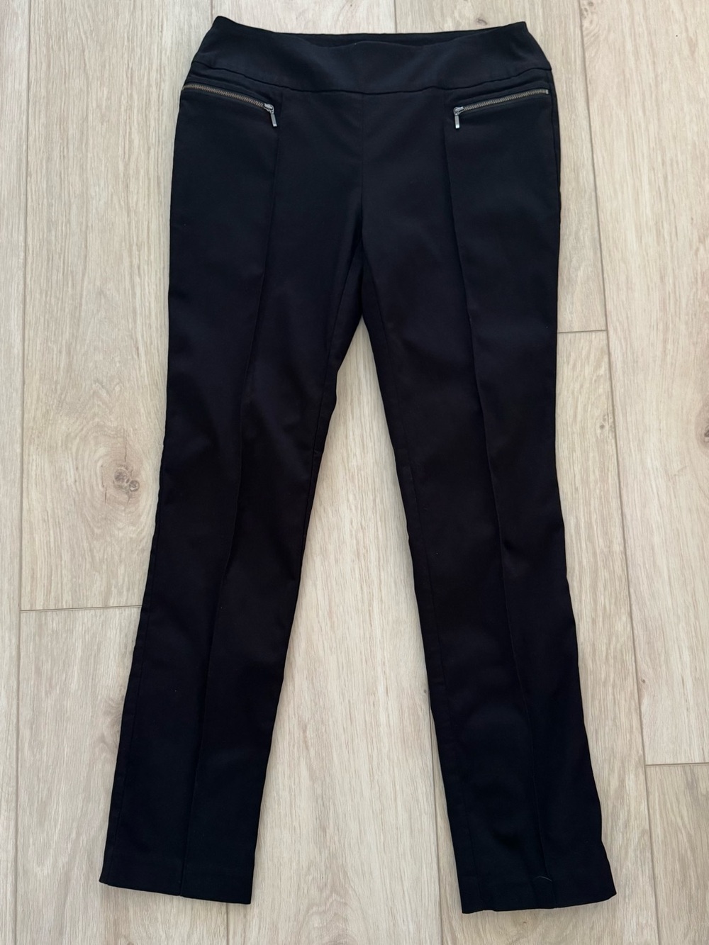 So Slimming by Chico’s women’s size 1 / US 8 black moto zippered skinny pants
